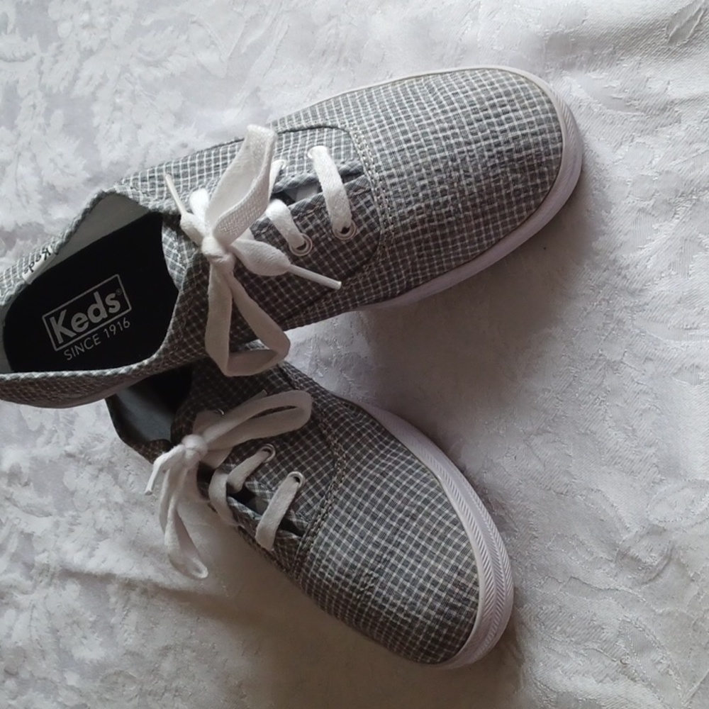 Woman's sneakers